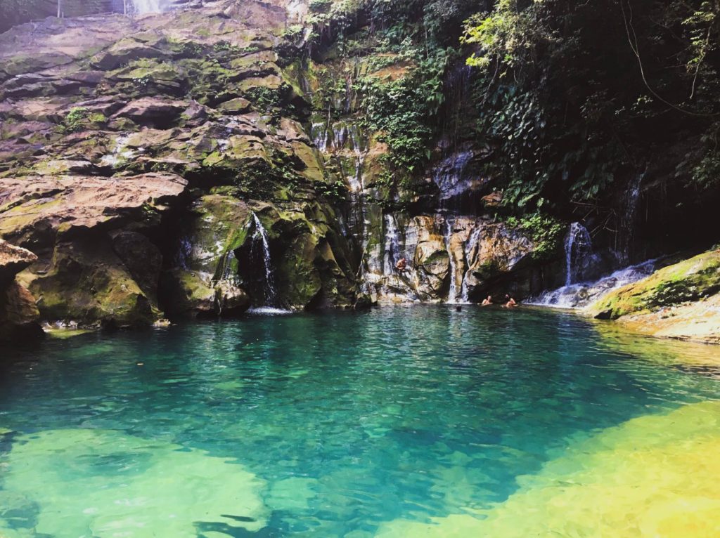 Poço Azul na Chapada das Mesas