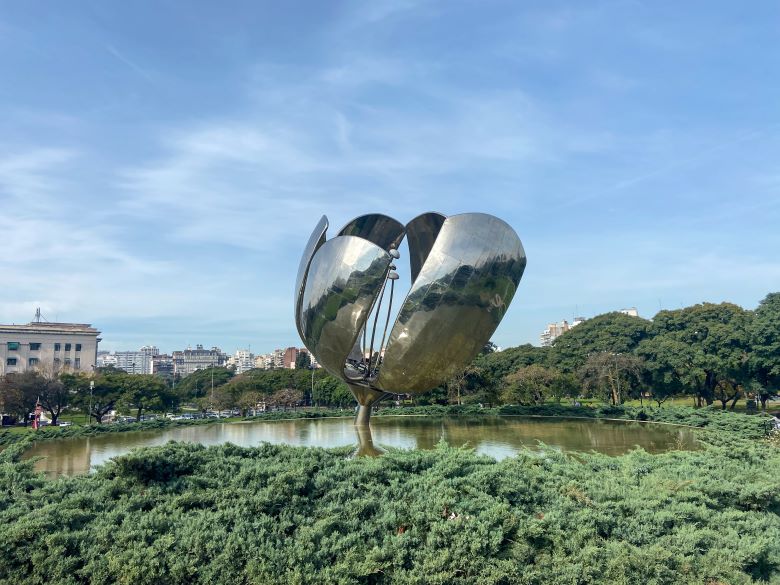 Floralis Generica