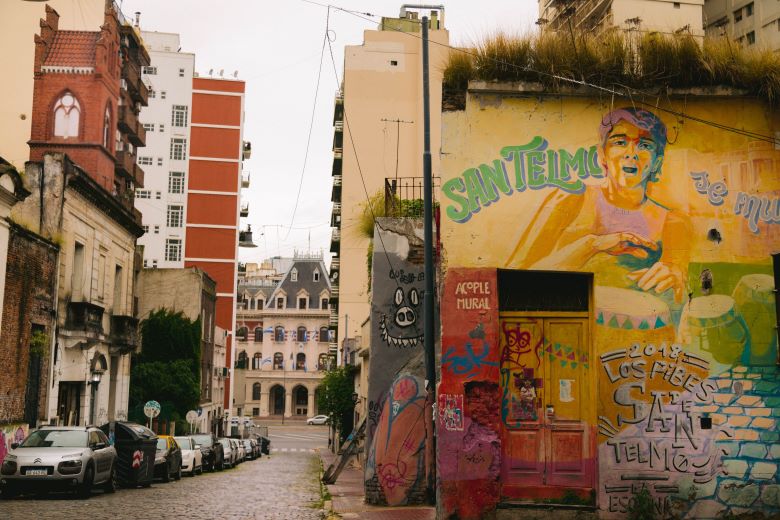Rua em San Telmo, bairro de Buenos Aires