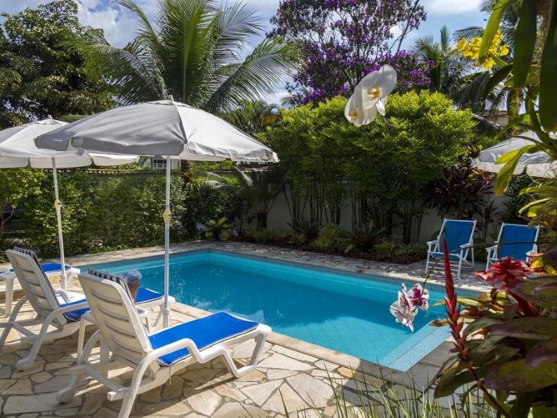 Piscina da Maris Paraty, uma das melhores pousadas de Paraty