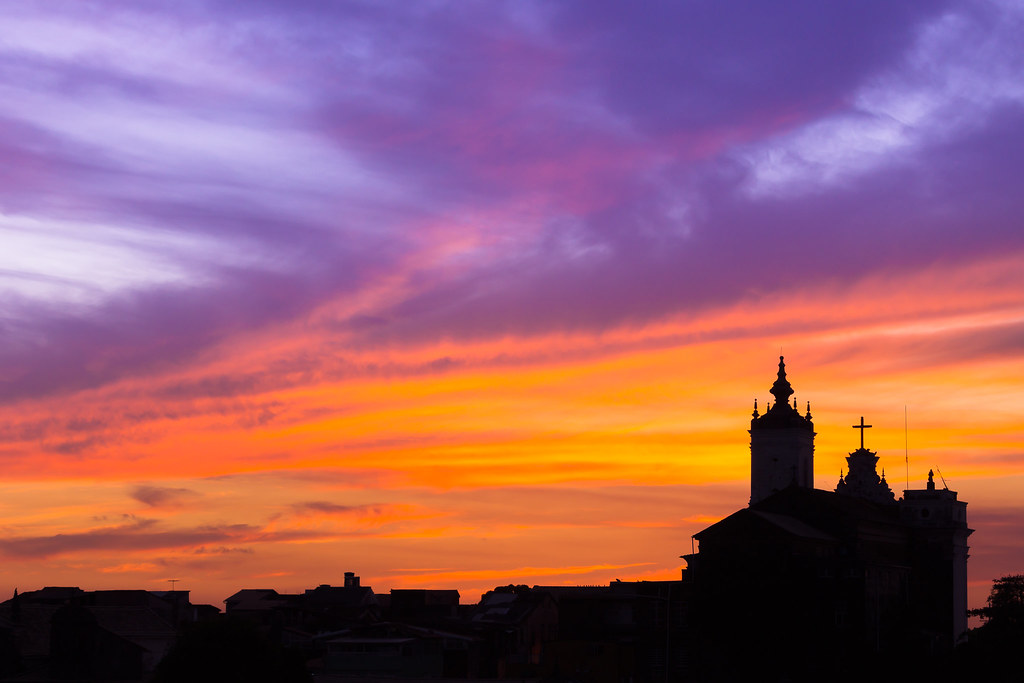 Pôr-do-sol em Santo Antônio Além do Carmo