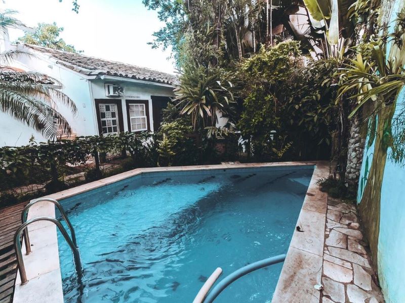 Piscina na Pousada Arte Colonial