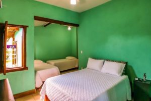 Quarto da Pousada Zimbauê em Itaúnas