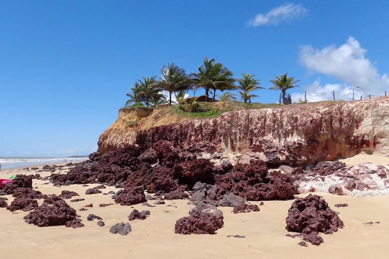 Praia da Costa Dourada, em Mucuri, BA