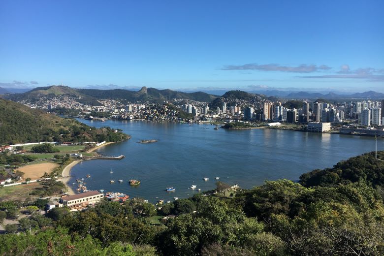 Prainha em Vila Velha vista do Convento da Penha